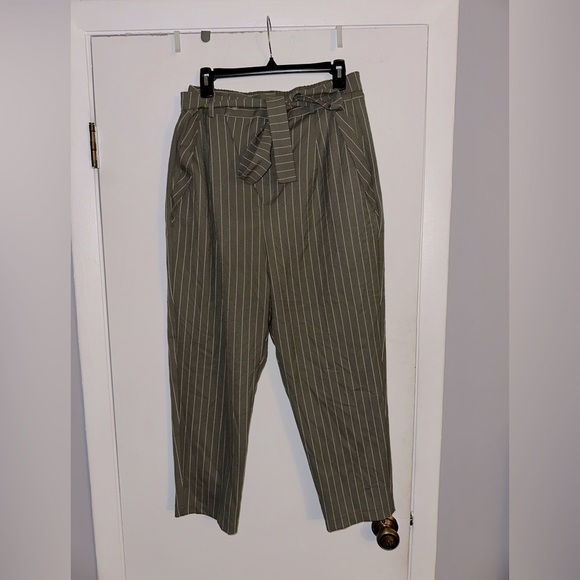 ORTTU Green Chinos Relaxed Fit - Picture 1 of 4
